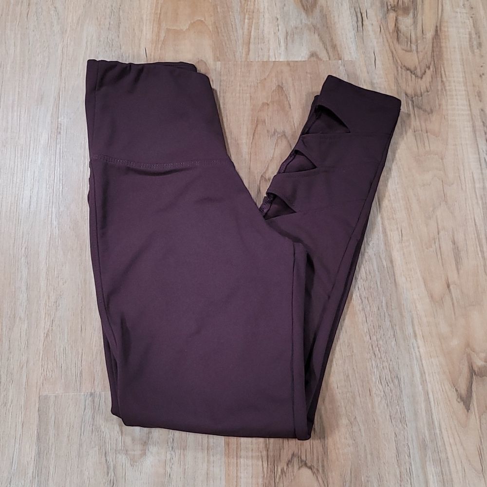 🔹️Marika Wine Colored Fleece Lined Ankle Cutout Athletic Pants Small